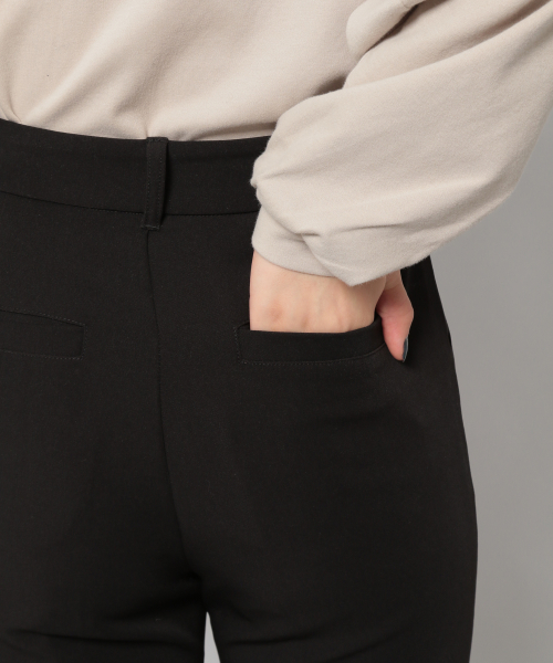 PAGEBOY(ページボーイ)の「ストレッチピンタックフレア2(その他パンツ・レディース・ブラック/ダークブラウン・SMALL/MEDIUM)」の7枚目の写真