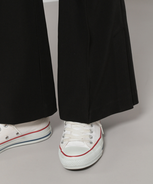 PAGEBOY(ページボーイ)の「ストレッチピンタックフレア2(その他パンツ・レディース・ブラック/ダークブラウン・SMALL/MEDIUM)」の4枚目の写真