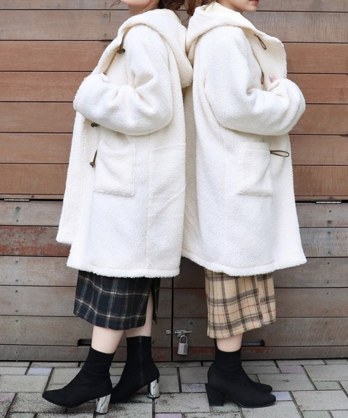 PairPair(ペアペア)の「もこもこボアダッフルコート(その他アウター・レディース・アイボリー/モカ・FREE)」の3枚目の写真