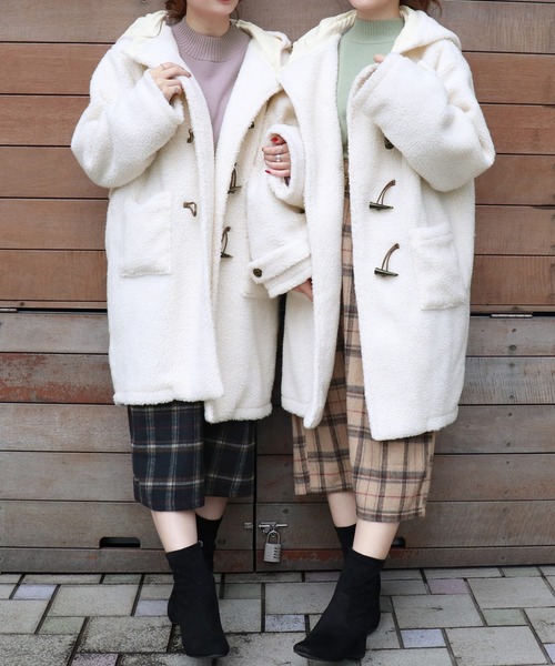 PairPair(ペアペア)の「もこもこボアダッフルコート(その他アウター・レディース・アイボリー/モカ・FREE)」の4枚目の写真