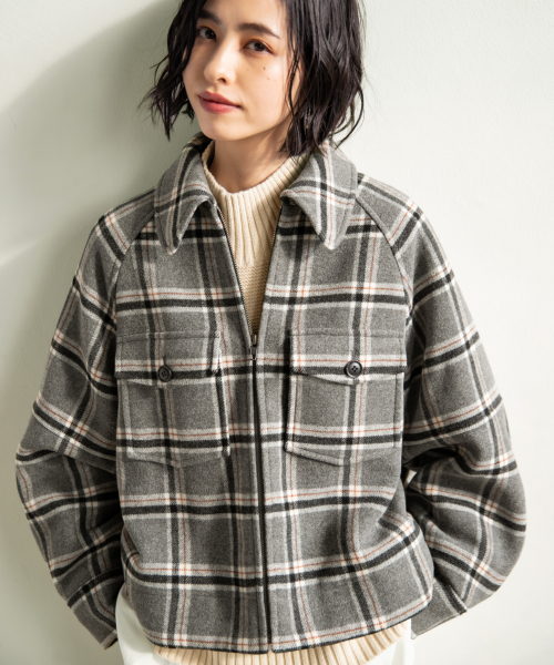 LOWRYS FARM（ローリーズファーム）の「メリノZIPブルゾン　847134（その他アウター・レディース・ベージュ/グレー・FREE）」の3枚目の写真