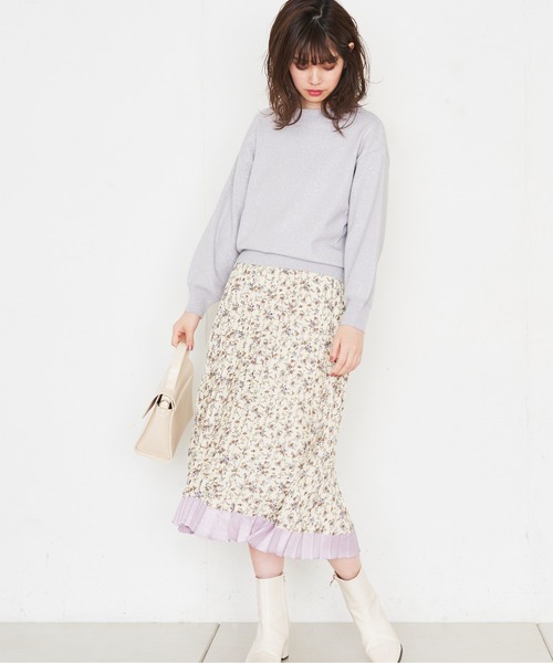 natural couture（ナチュラルクチュール）の「配色サテン柄プリーツスカート（スカート・レディース・ベージュ/オフホワイト/サックスブルー・FREE）」の5枚目の写真