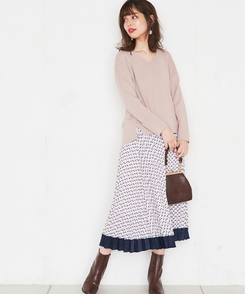 natural couture（ナチュラルクチュール）の「配色サテン柄プリーツスカート（スカート・レディース・ベージュ/オフホワイト/サックスブルー・FREE）」の19枚目の写真