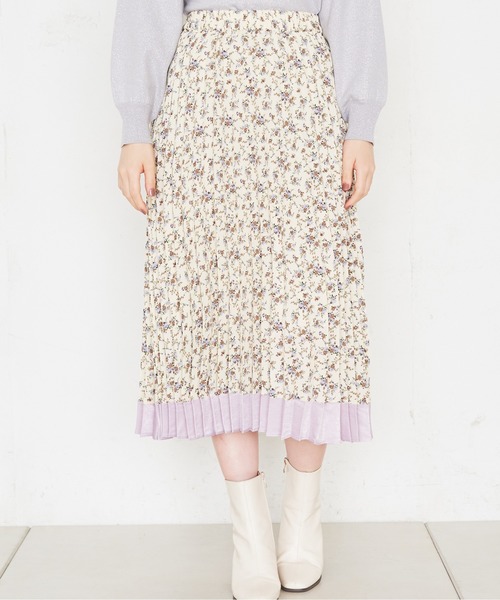 natural couture（ナチュラルクチュール）の「配色サテン柄プリーツスカート（スカート・レディース・ベージュ/オフホワイト/サックスブルー・FREE）」の11枚目の写真