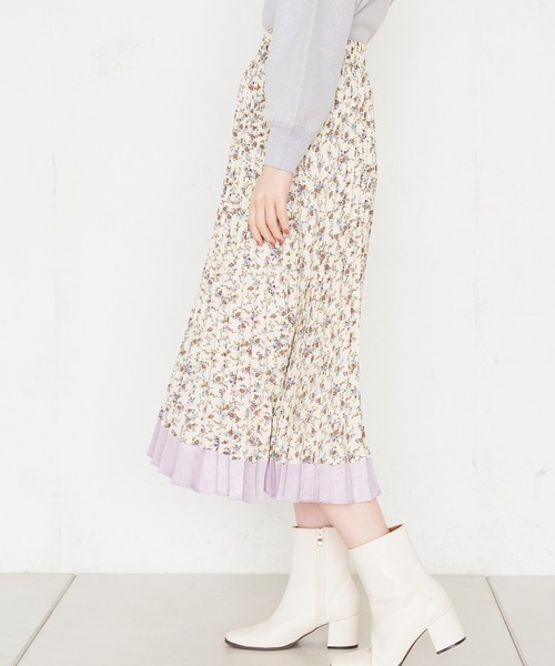 natural couture（ナチュラルクチュール）の「配色サテン柄プリーツスカート（スカート・レディース・ベージュ/オフホワイト/サックスブルー・FREE）」の18枚目の写真