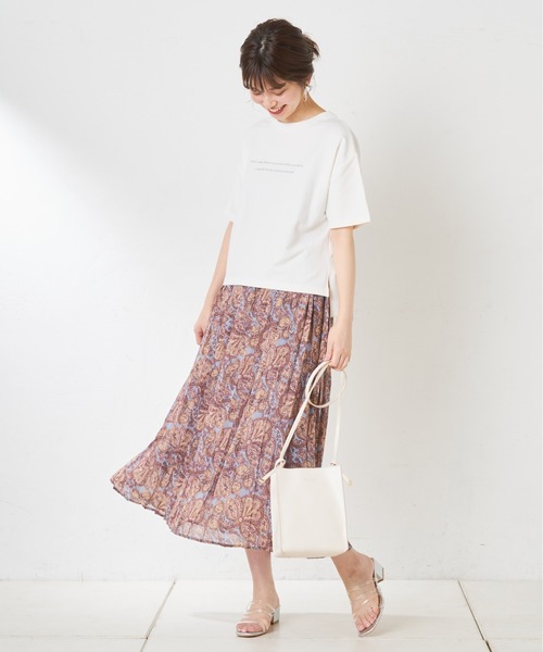 natural couture(ナチュラルクチュール)の「大人ロゴミニ裏毛プルオーバー(Tシャツ/カットソー・レディース・スミクロ/ベージュ/サックスブルー/オフホワイト・FREE)」の5枚目の写真