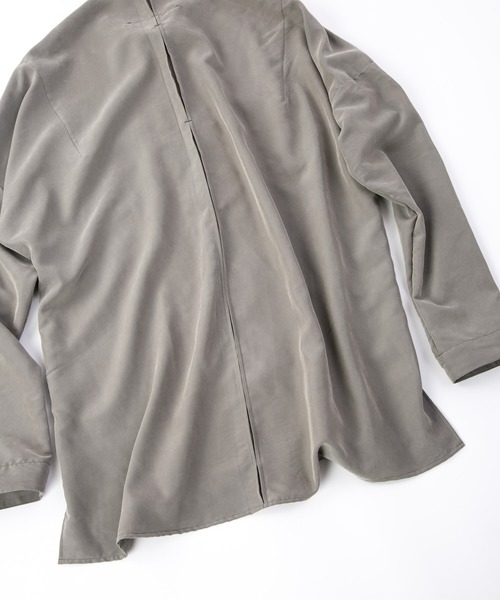 OURET（オーレット）の「レーヨンパウダーポプリン ボックスドルマンワークシャツ（シャツ/ブラウス・メンズ・ブラウン/ブラック/カーキ・3/1/2）」の15枚目の写真