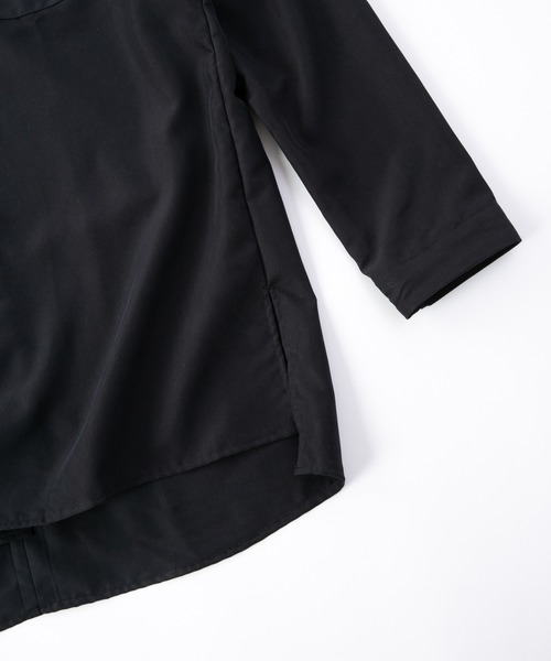 OURET（オーレット）の「レーヨンパウダーポプリン ボックスドルマンワークシャツ（シャツ/ブラウス・メンズ・ブラウン/ブラック/カーキ・3/1/2）」の16枚目の写真