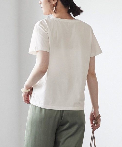 titivate(ティティベイト)の「ベーシックVネックTシャツ(Tシャツ/カットソー・レディース・ホワイト/ブラック/モカ/グリーン系その他・S/M/L)」の10枚目の写真
