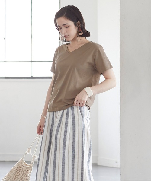 titivate(ティティベイト)の「ベーシックVネックTシャツ(Tシャツ/カットソー・レディース・ホワイト/ブラック/モカ/グリーン系その他・S/M/L)」の15枚目の写真