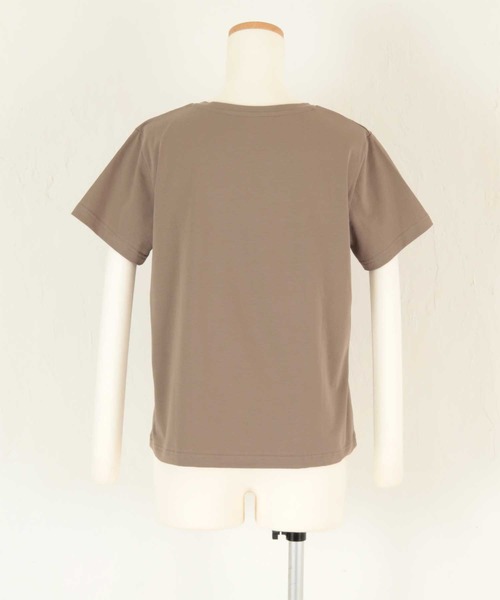 titivate(ティティベイト)の「ベーシックVネックTシャツ(Tシャツ/カットソー・レディース・ホワイト/ブラック/モカ/グリーン系その他・S/M/L)」の18枚目の写真
