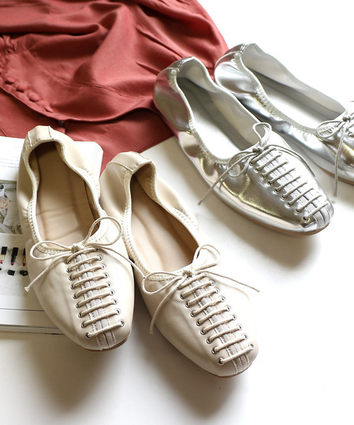 AmiAmi（アミアミ）の「レースアップギャザーバレエシューズ（バレエシューズ・レディース・ブラック/ブラウン/アイボリー/シルバー・L/LL/M/S）」の10枚目の写真