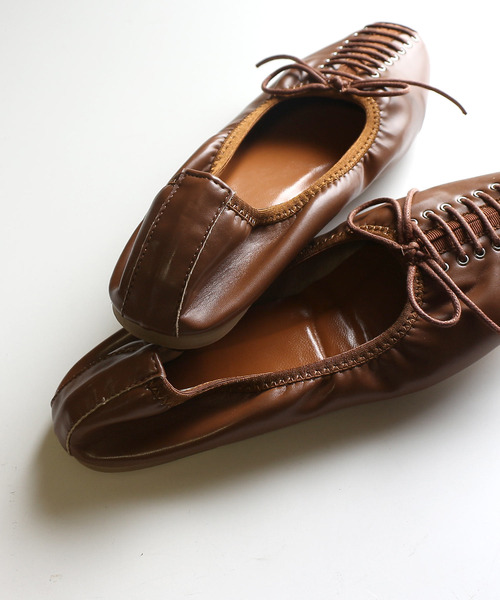 AmiAmi（アミアミ）の「レースアップギャザーバレエシューズ（バレエシューズ・レディース・ブラック/ブラウン/アイボリー/シルバー・L/LL/M/S）」の16枚目の写真