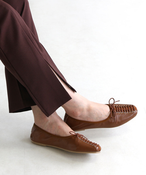 AmiAmi（アミアミ）の「レースアップギャザーバレエシューズ（バレエシューズ・レディース・ブラック/ブラウン/アイボリー/シルバー・L/LL/M/S）」の9枚目の写真