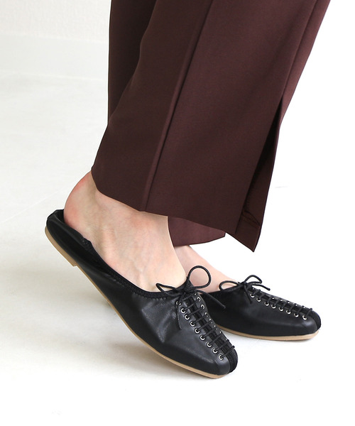 AmiAmi（アミアミ）の「レースアップギャザーバレエシューズ（バレエシューズ・レディース・ブラック/ブラウン/アイボリー/シルバー・L/LL/M/S）」の6枚目の写真