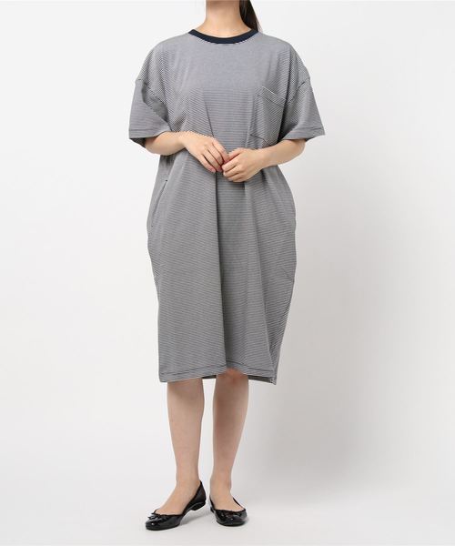 AMERICAN HOLIC(アメリカンホリック)の「ポケット付き5分袖ボーダーカットワンピース *(ワンピース・レディース・ブラック系その他4/ブルー系その他2/イエロー系その他2・M/L)」の2枚目の写真