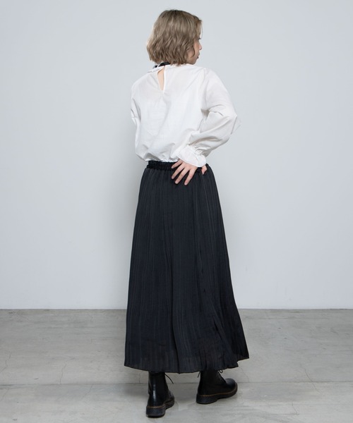 WEGO（ウィゴー）の「WEGO/サテンプリーツロングスカート（スカート・レディース・ブラック/パープル・FREE）」の4枚目の写真