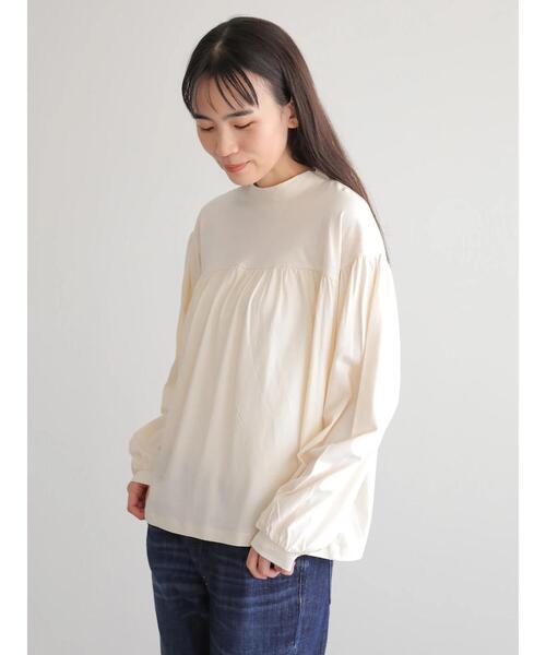 AMERICAN HOLIC(アメリカンホリック)の「ハイネックギャザーカットプルオーバー *(Tシャツ/カットソー・レディース・ベージュ/オフホワイト/ブラック・FREE)」の2枚目の写真