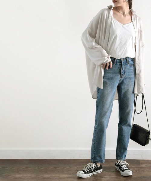 classicalelf（クラシカルエルフ）の「艶々サテンが上品。ヴィンテージサテンオーバーサイズレギュラーカラーシャツ（シャツ/ブラウス・レディース・グレー/アイボリー/モカ/グレイッシュベージュ・MEDIUM/LARGE/X-LARGE）」の7枚目の写真