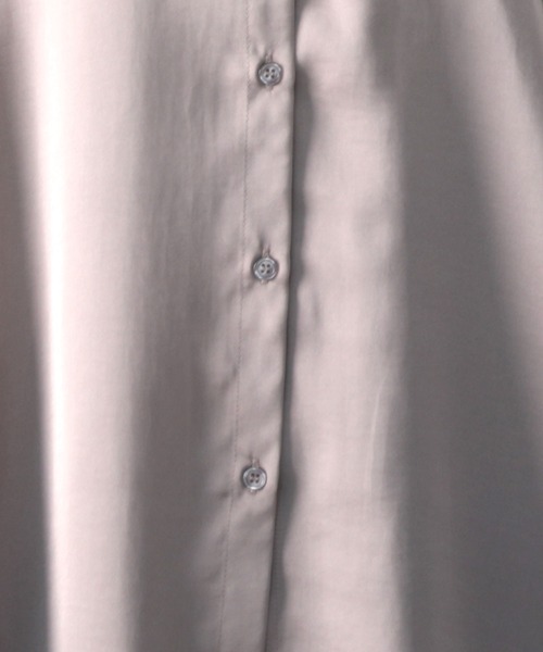 classicalelf（クラシカルエルフ）の「艶々サテンが上品。ヴィンテージサテンオーバーサイズレギュラーカラーシャツ（シャツ/ブラウス・レディース・グレー/アイボリー/モカ/グレイッシュベージュ・MEDIUM/LARGE/X-LARGE）」の9枚目の写真