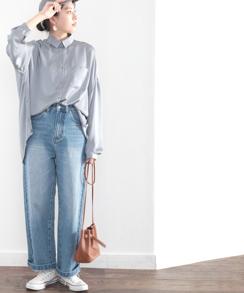 classicalelf（クラシカルエルフ）の「艶々サテンが上品。ヴィンテージサテンオーバーサイズレギュラーカラーシャツ（シャツ/ブラウス・レディース・グレー/アイボリー/モカ/グレイッシュベージュ・MEDIUM/LARGE/X-LARGE）」の22枚目の写真