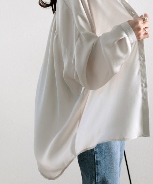 classicalelf（クラシカルエルフ）の「艶々サテンが上品。ヴィンテージサテンオーバーサイズレギュラーカラーシャツ（シャツ/ブラウス・レディース・グレー/アイボリー/モカ/グレイッシュベージュ・MEDIUM/LARGE/X-LARGE）」の20枚目の写真
