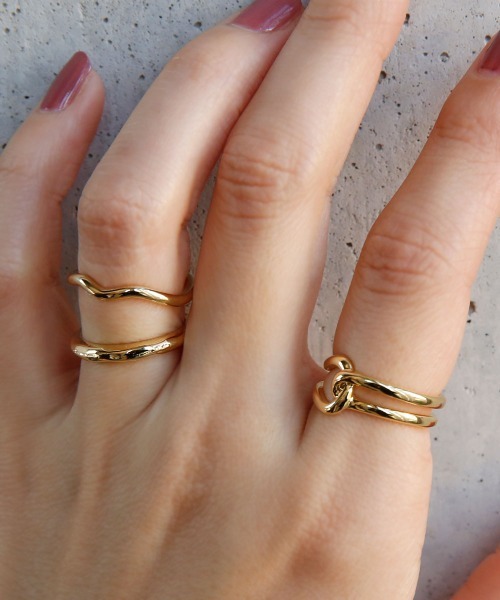 colleca la(コレカラ)の「ノットデザインのセットリング(リング・レディース・シルバー/ゴールド・FREE)」の5枚目の写真