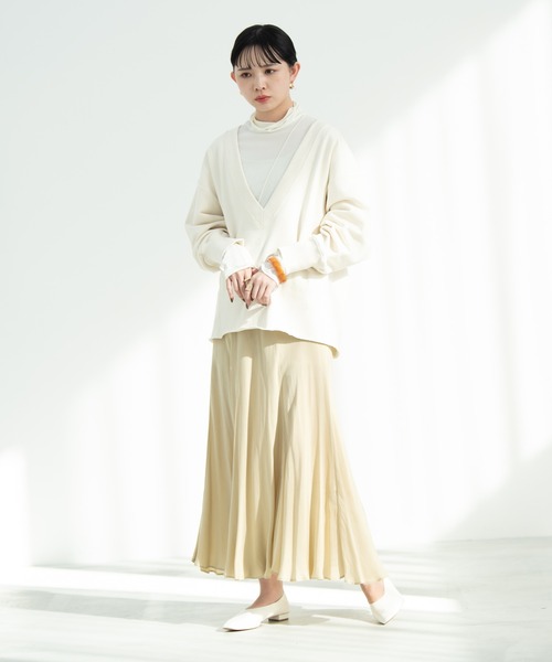 Aunt Marie's（アントマリーズ）の「深Vネックスウェットプルオーバー / AUNT MARIE 'S（スウェット・レディース・アイボリー/ブラック/ライトグレー・FREE）」の6枚目の写真