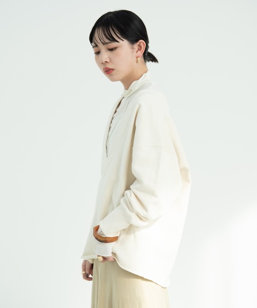 Aunt Marie's（アントマリーズ）の「深Vネックスウェットプルオーバー / AUNT MARIE 'S（スウェット・レディース・アイボリー/ブラック/ライトグレー・FREE）」の11枚目の写真