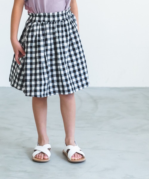 pairmanon（ペアマノン）の「【柔らかストレッチ】総柄 1分丈レギンス付きスカッツ（その他パンツ・キッズ・イエロー/アッシュブラウン/グレー系その他5/ホワイト系その他2/ブラック系その他4/オレンジ系その他/ベージュ系その他7/ホワイト系その他/サーモンピンク/パープル/ライトグリーン/ブラック系その他5/ピンク系その他3/ホワイト系その他3/ブルー系その他/レッド系その他/ベージュ系その他/パープル系その他/ブラック系その他2/ベージュ系その他3/ブラウン系その他/ベージュ系その他4/ドット・140/90/120/100/110/150/130）」の5枚目の写真