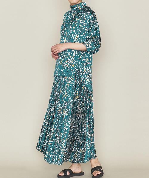 ASTRAET(アストラット)の「<ASTRAET(アストラット)>ストーンプリント ハイネック ギャザーブラウス(シャツ/ブラウス・レディース・ケリー・FREE)」の7枚目の写真