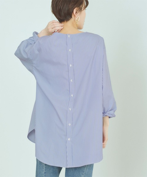 titivate(ティティベイト)の「バック釦ボートネックシャツ(シャツ/ブラウス・レディース・オフホワイト/ライトグレー/ブルー系その他・S/M)」の3枚目の写真