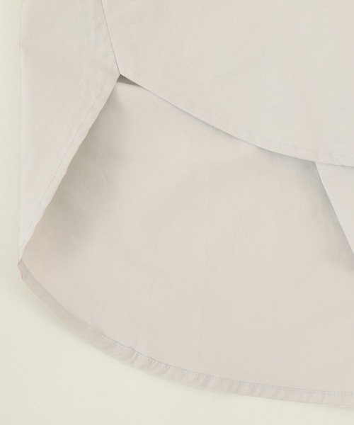 titivate(ティティベイト)の「バック釦ボートネックシャツ(シャツ/ブラウス・レディース・オフホワイト/ライトグレー/ブルー系その他・S/M)」の9枚目の写真