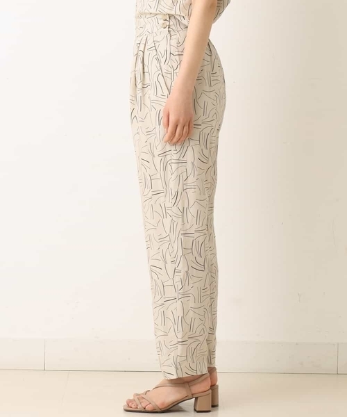 a.v.v（アーヴェヴェ）の「【a.v.v Charme/セットアップ対応】ドローイングタッチハイウエストテーパードパンツ（スラックス・レディース・ベージュ・38/36/40）」の10枚目の写真