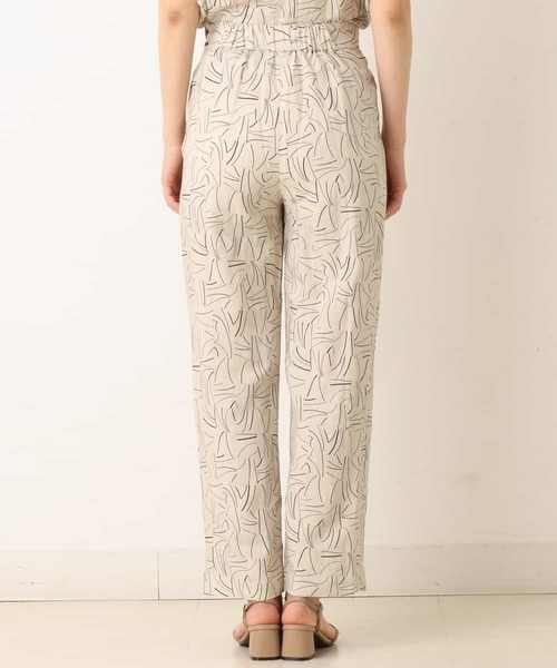 a.v.v（アーヴェヴェ）の「【a.v.v Charme/セットアップ対応】ドローイングタッチハイウエストテーパードパンツ（スラックス・レディース・ベージュ・38/36/40）」の11枚目の写真