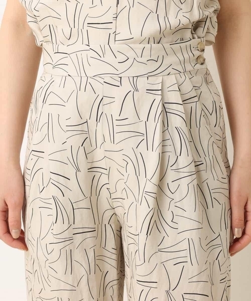 a.v.v（アーヴェヴェ）の「【a.v.v Charme/セットアップ対応】ドローイングタッチハイウエストテーパードパンツ（スラックス・レディース・ベージュ・38/36/40）」の13枚目の写真