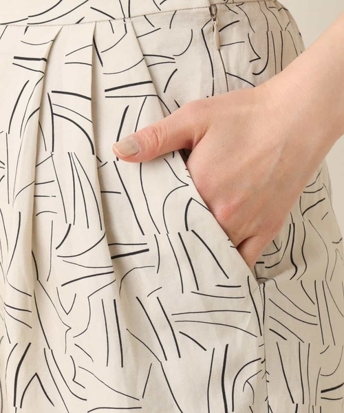 a.v.v（アーヴェヴェ）の「【a.v.v Charme/セットアップ対応】ドローイングタッチハイウエストテーパードパンツ（スラックス・レディース・ベージュ・38/36/40）」の14枚目の写真