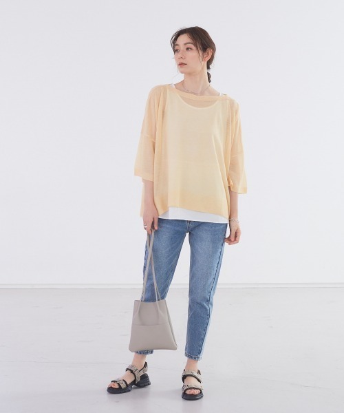 abahouse mavie(アバハウスマヴィ)の「ecru シャツヘムインナータンクショート(タンクトップ・レディース・チャコールグレー/グレイッシュベージュ/ホワイト・フリー)」の11枚目の写真