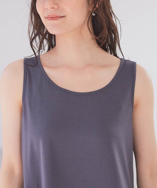abahouse mavie(アバハウスマヴィ)の「ecru シャツヘムインナータンクショート(タンクトップ・レディース・チャコールグレー/グレイッシュベージュ/ホワイト・フリー)」の5枚目の写真