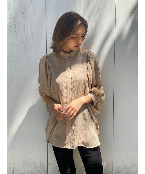 ENVYM（アンビー）の「ボリュームスリーブギャザーＢｌｏｕｓｅ（シャツ/ブラウス・レディース・ベージュ/ブラック/ホワイト・FREE）」の14枚目の写真