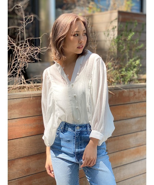ENVYM（アンビー）の「ボリュームスリーブギャザーＢｌｏｕｓｅ（シャツ/ブラウス・レディース・ベージュ/ブラック/ホワイト・FREE）」の18枚目の写真