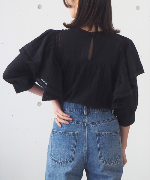 tiptop(ティップトップ)の「2021SS レース切り替え肩フリルブラウス(シャツ/ブラウス・レディース・ブラック/オフホワイト/サックスブルー・FREE)」の13枚目の写真