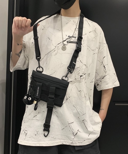 KOR（ケーオーアール）の「多機能ボディーバッグ（ボディバッグ/ウエストポーチ・レディース・ブラック・FREE）」の3枚目の写真