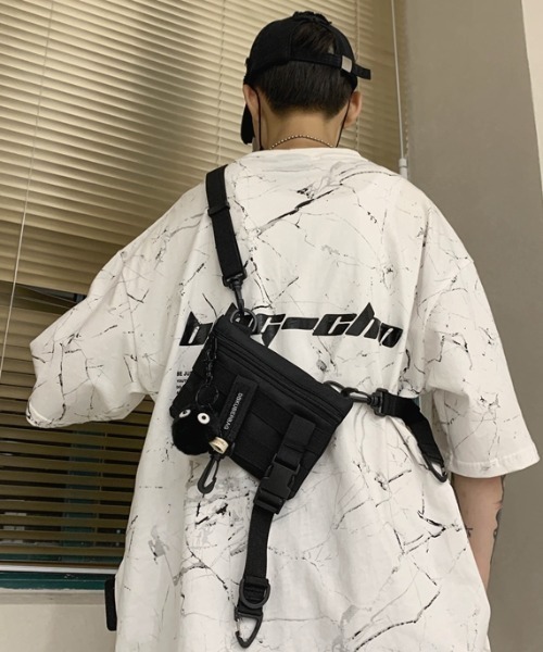 KOR（ケーオーアール）の「多機能ボディーバッグ（ボディバッグ/ウエストポーチ・レディース・ブラック・FREE）」の4枚目の写真