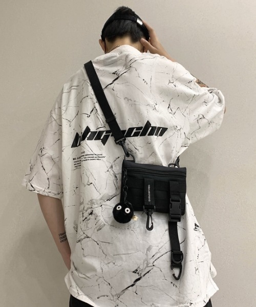 KOR（ケーオーアール）の「多機能ボディーバッグ（ボディバッグ/ウエストポーチ・レディース・ブラック・FREE）」の5枚目の写真