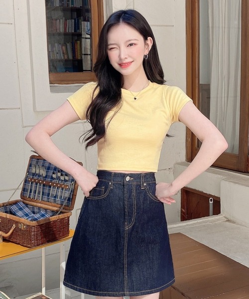 TOEASY(トゥイージー)の「『TOEASY/トゥイージー』Crop Plain short-sleeved T-shirt/クロップド丈 半袖Tシャツ(Tシャツ/カットソー・レディース・ホワイト/ブラック/ピンク/イエロー・FREE)」の3枚目の写真