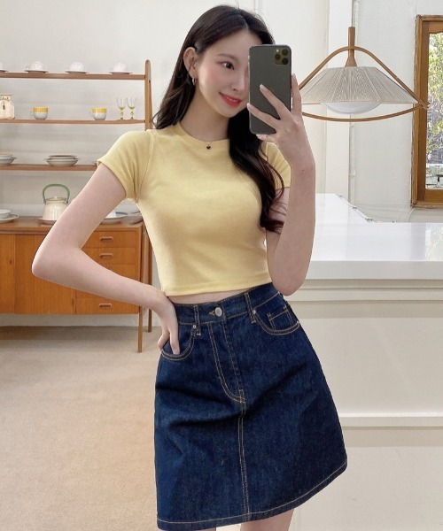 TOEASY(トゥイージー)の「『TOEASY/トゥイージー』Crop Plain short-sleeved T-shirt/クロップド丈 半袖Tシャツ(Tシャツ/カットソー・レディース・ホワイト/ブラック/ピンク/イエロー・FREE)」の15枚目の写真