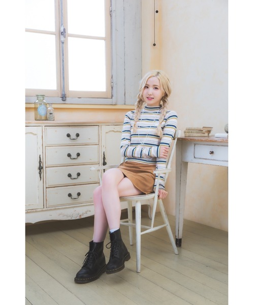 KIRSH(キルシー)の「『KIRSH X HONDA HITOMI』HIGH NECK T-SHIRT/ハイネック クロップド丈 ロングスリーブ Tシャツ(Tシャツ/カットソー・レディース・ブラウン/アイボリー・FREE)」の13枚目の写真