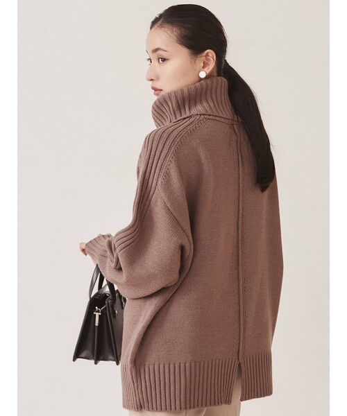 MURUA（ムルーア）の「【ONLINE限定】BIGタートルニットチュニック（ニット/セーター・レディース・ブラック/パープル/ブラウン/カーキ/アイボリー/モカ・FREE）」の10枚目の写真