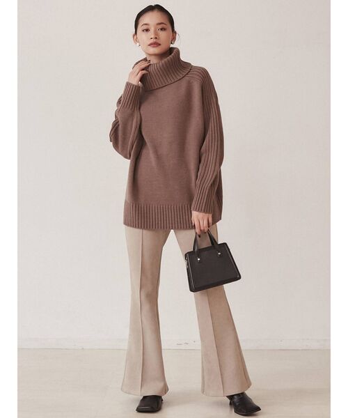MURUA（ムルーア）の「【ONLINE限定】BIGタートルニットチュニック（ニット/セーター・レディース・ブラック/パープル/ブラウン/カーキ/アイボリー/モカ・FREE）」の11枚目の写真